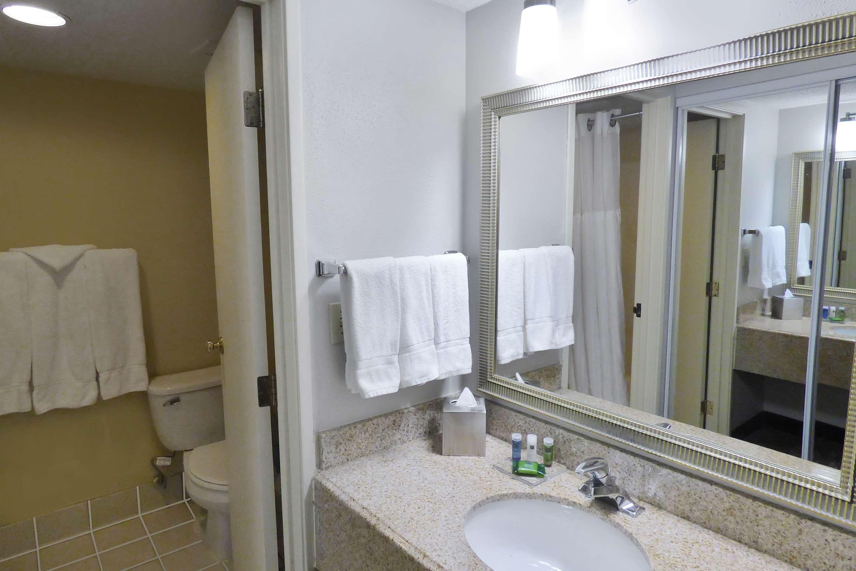 Radisson Akron-Fairlawn Copley Montrose Bagian luar foto