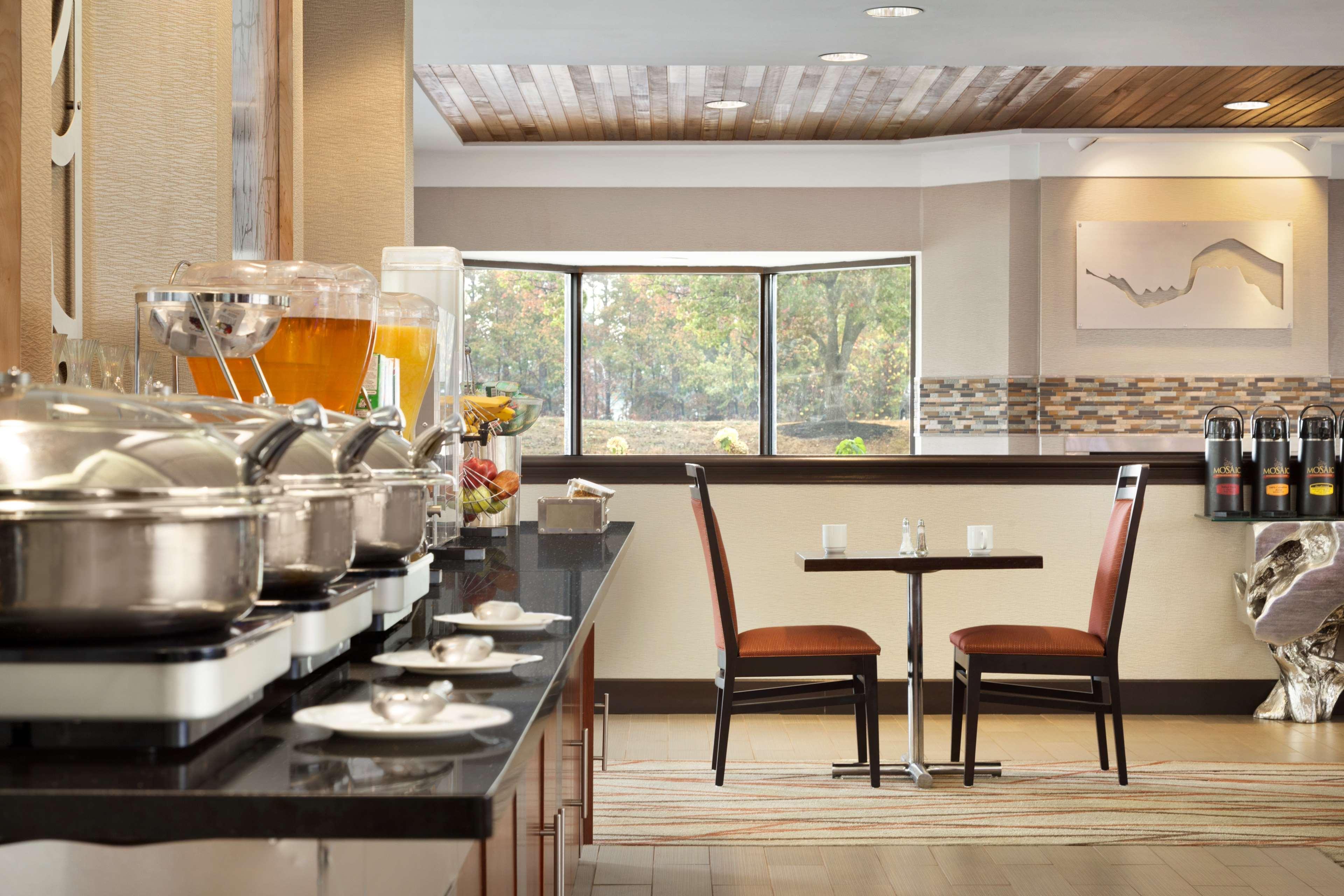 Radisson Akron-Fairlawn Copley Montrose Bagian luar foto