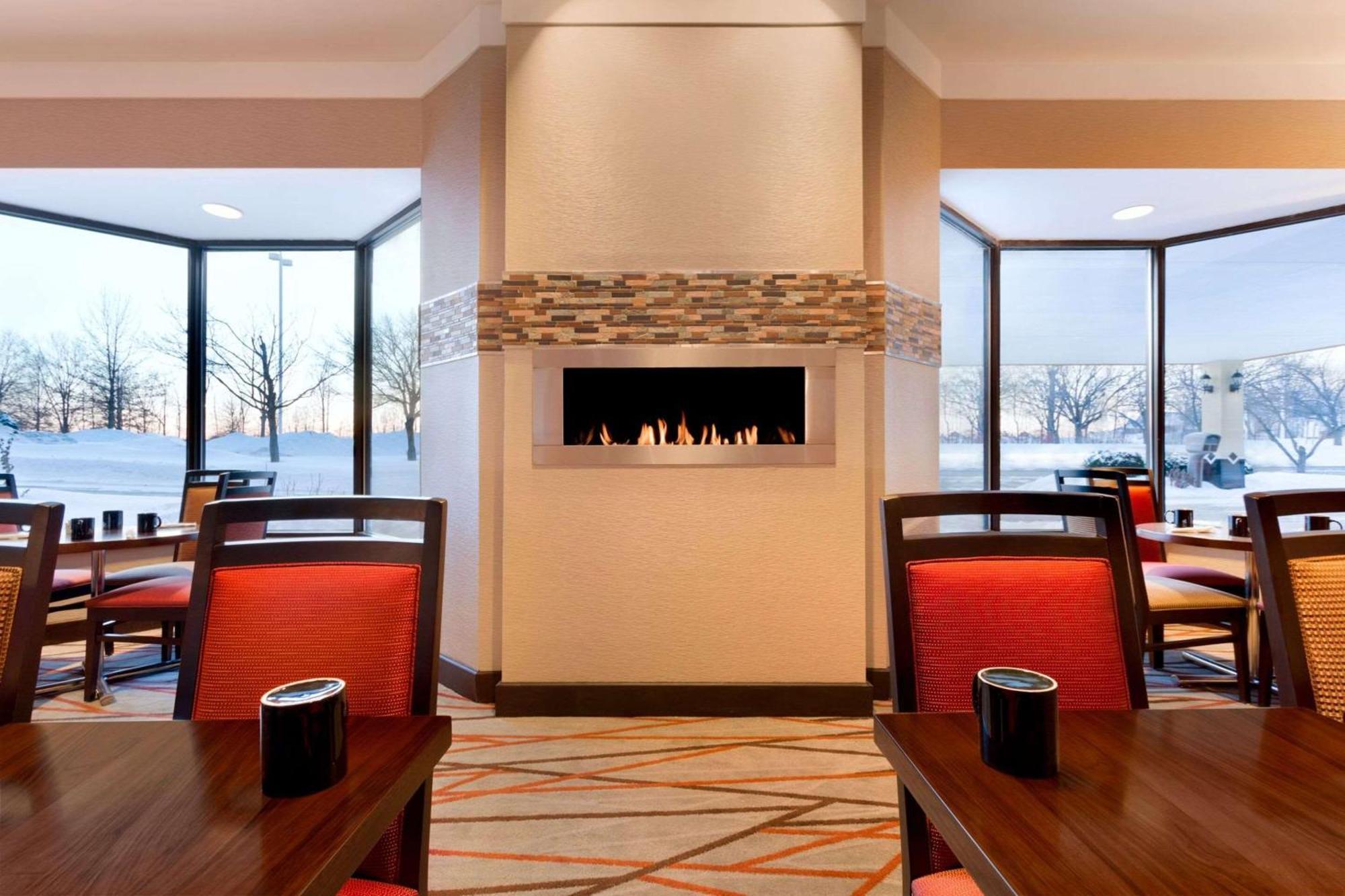 Radisson Akron-Fairlawn Copley Montrose Bagian luar foto