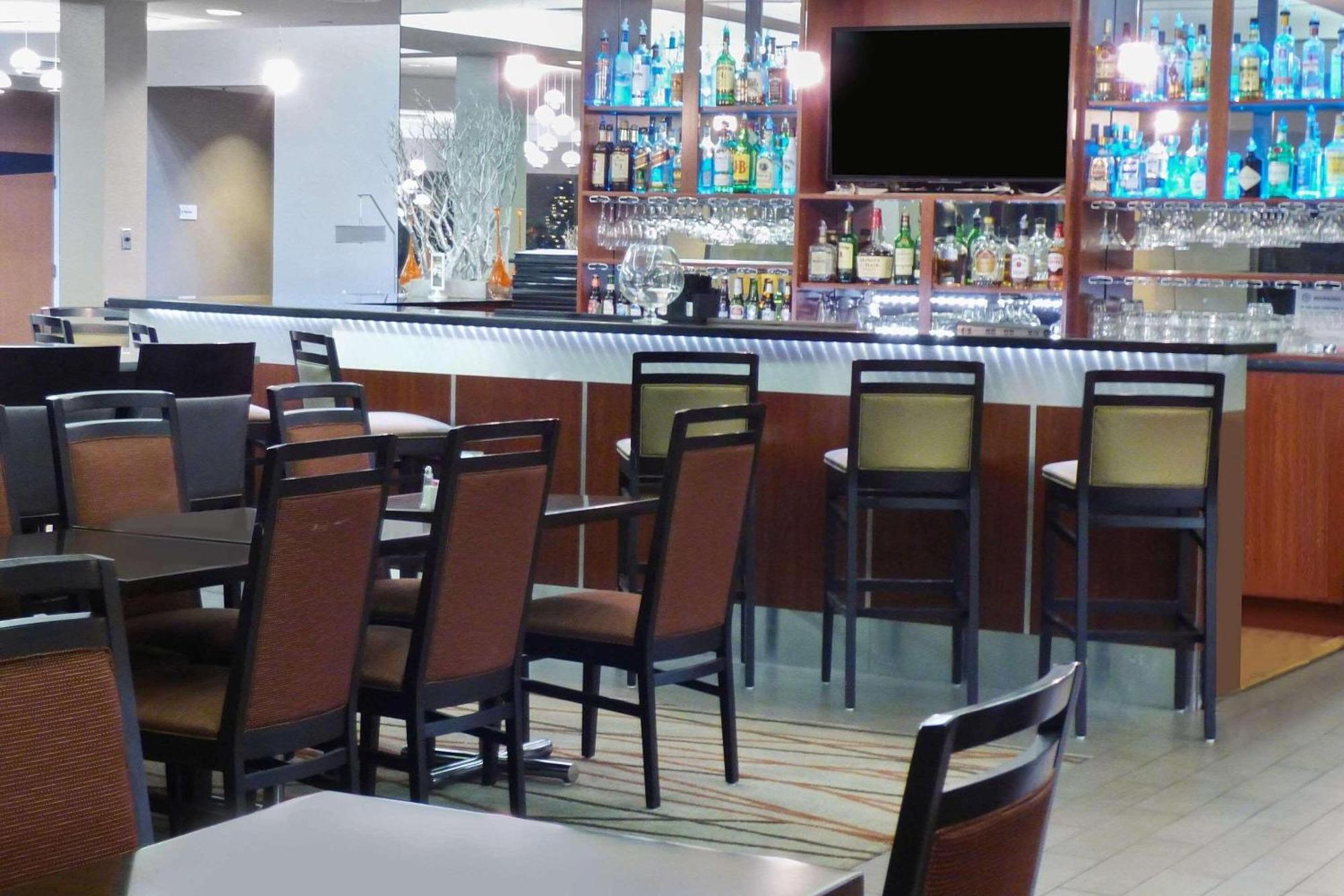 Radisson Akron-Fairlawn Copley Montrose Bagian luar foto