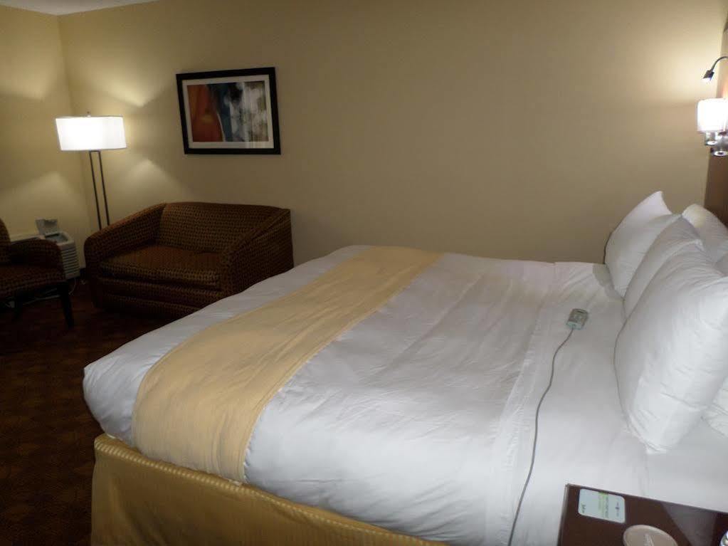 Radisson Akron-Fairlawn Copley Montrose Bagian luar foto
